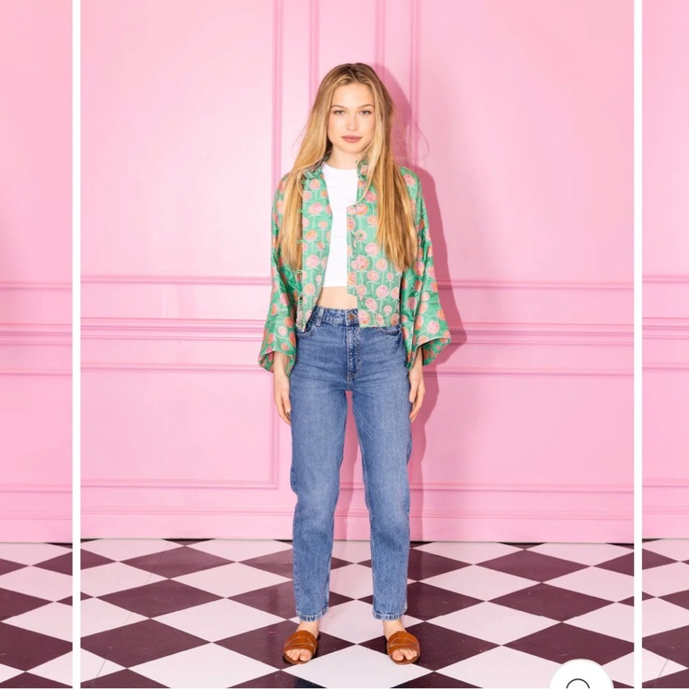 La Vie Style House Cropped Caftan Jacket